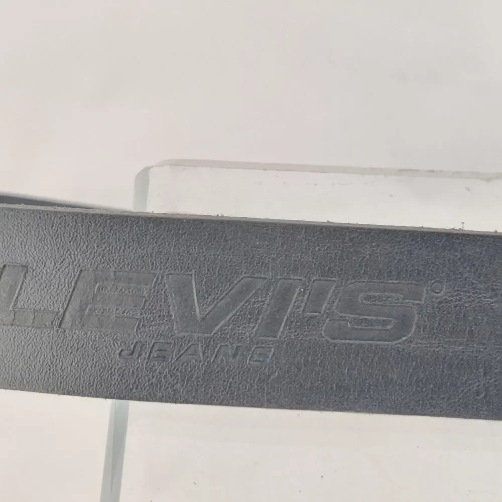 Levi's Black Leather Belt w/ Roller Bar & Double Prong Buckle Sz 40